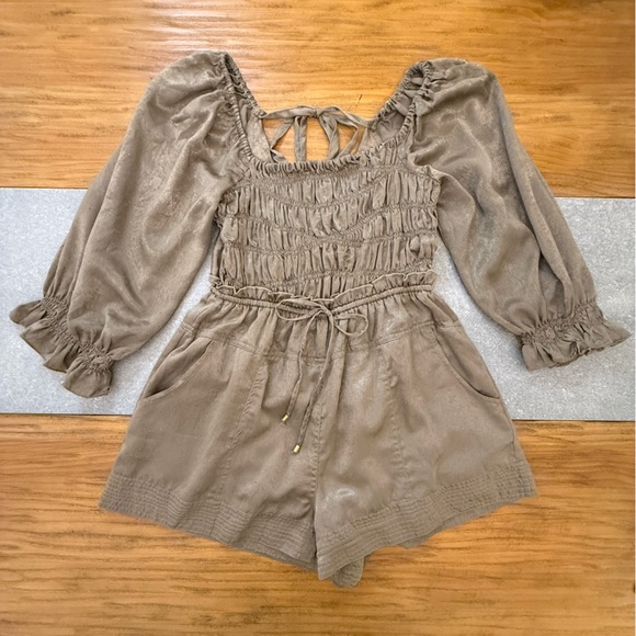 Free People Cassidy Romper Smocked Balloon Sleeve Olive Green Size Medium - Picture 3 of 16